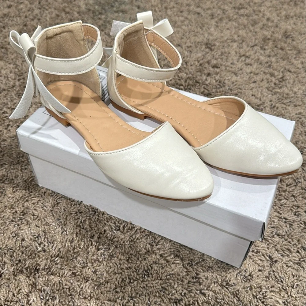 Girl Dressy Shoes Cream Color Size 1 (32)